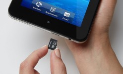 5 Alasan Smartphone Saat Ini TANPA Slot MicroSD Card