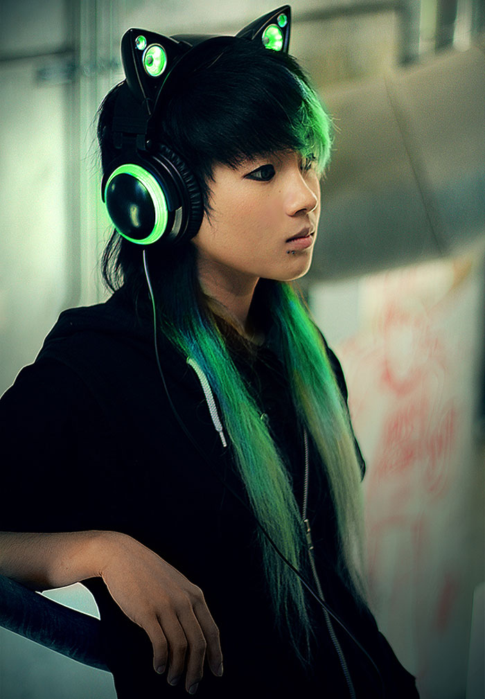 cat-ear-headphones-axent-wear-4