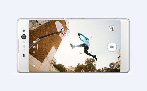 Sony TOP Untuk Berfoto Selfie